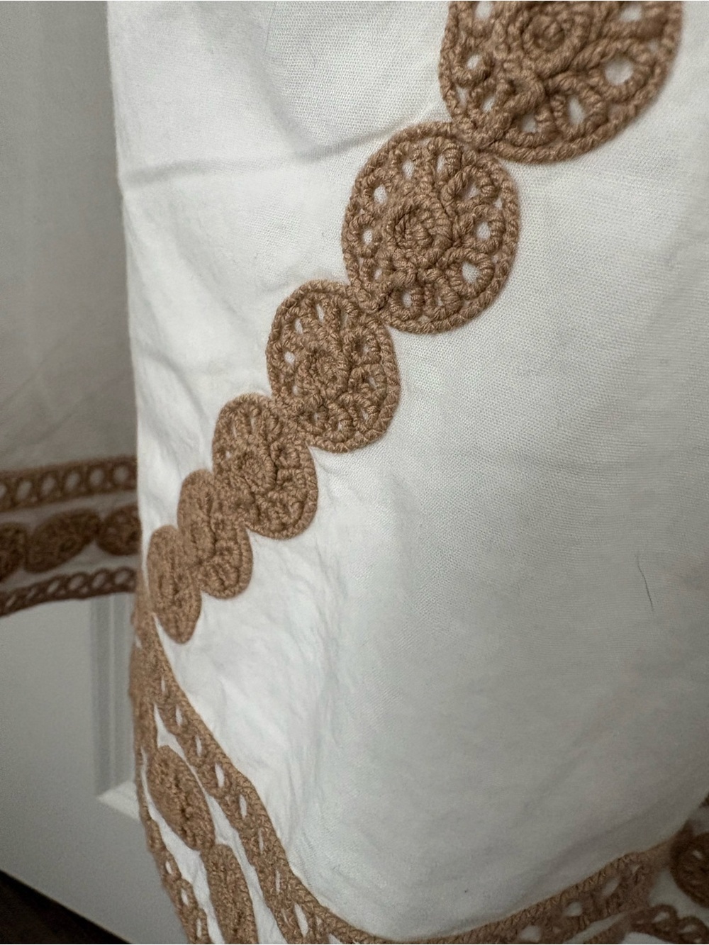 White Embroidered Maxi Dress - Women (with pockets) - Picture 5 of 8